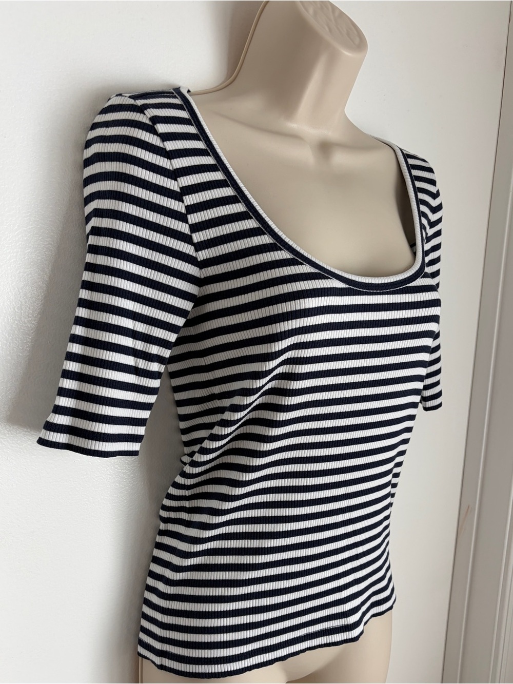 Faherty Navy & White Stripe Cotton Blend Top (Size Small) - Picture 2 of 7
